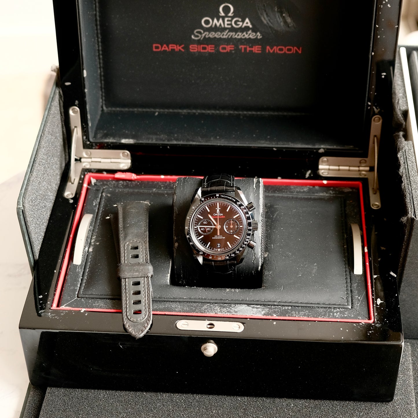 Speedmaster Ceramic ‘Dark Side of the Moon’, with Box.