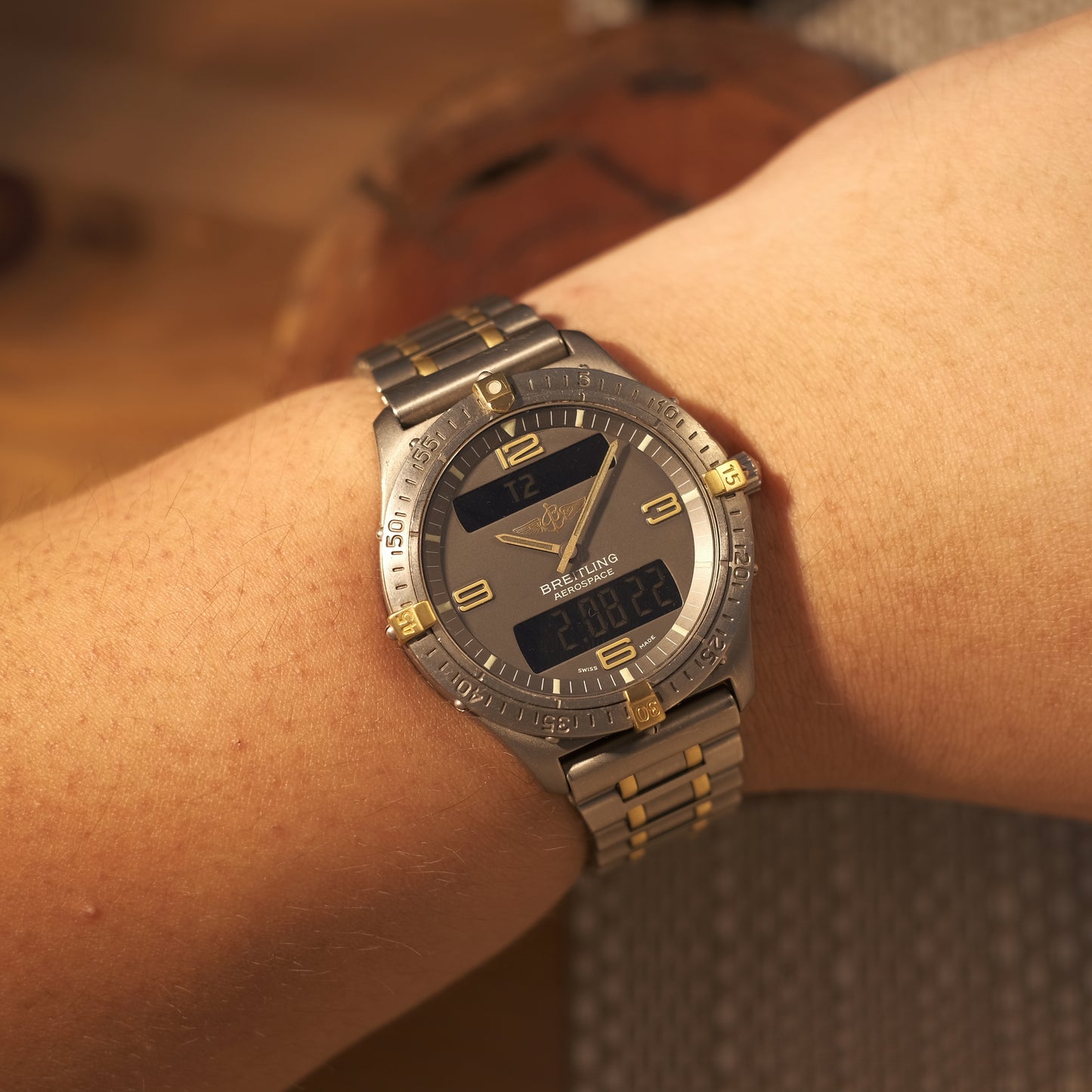 1997 Aerospace Titanium & 18k Gold F56062, Box & Papers.