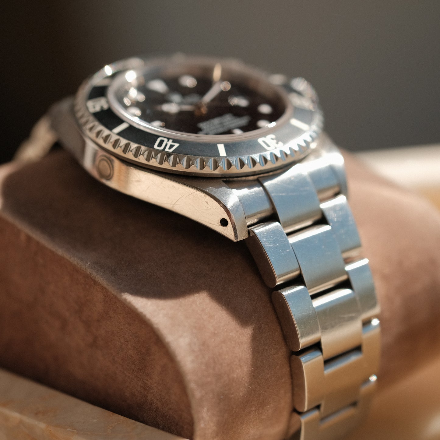 2000 Sea-Dweller 16600, Navy tone Bezel- Strong Chamfers & Full Set.