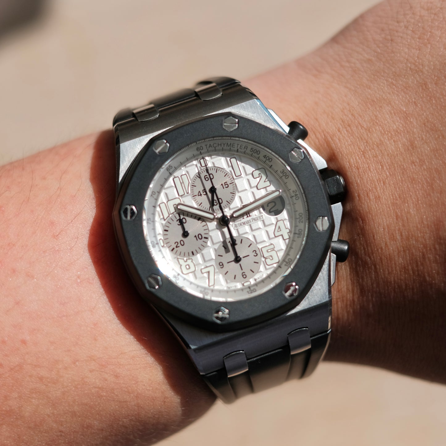2011 Royal Oak Offshore Silver Rubberclad 25940SK, Box & Papers.