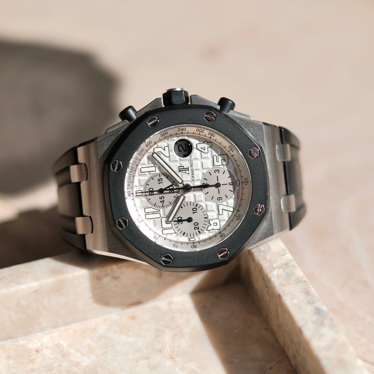 2011 Royal Oak Offshore Silver Rubberclad 25940SK, Box & Papers.