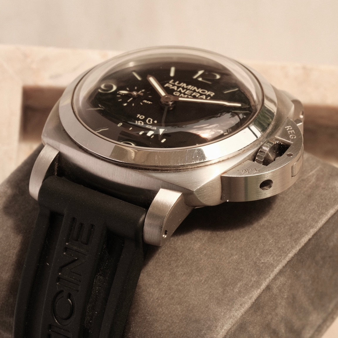 Luminor Panerai 10 Days GMT PAM00270