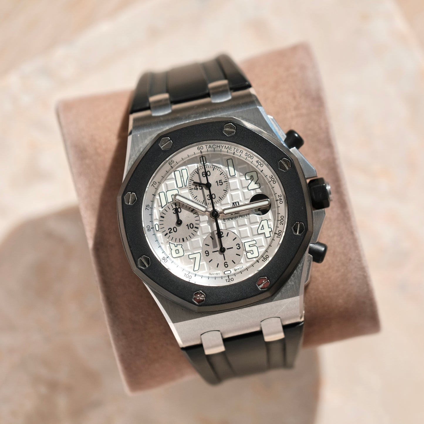 2011 Royal Oak Offshore Silver Rubberclad 25940SK, Box & Papers.