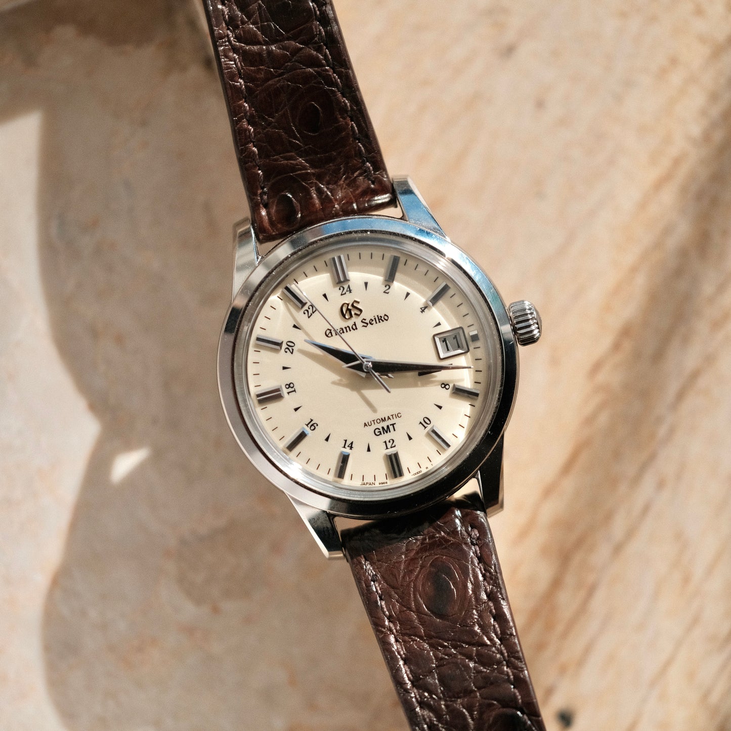 2020 Ivory GMT SBGM221, Box & Papers