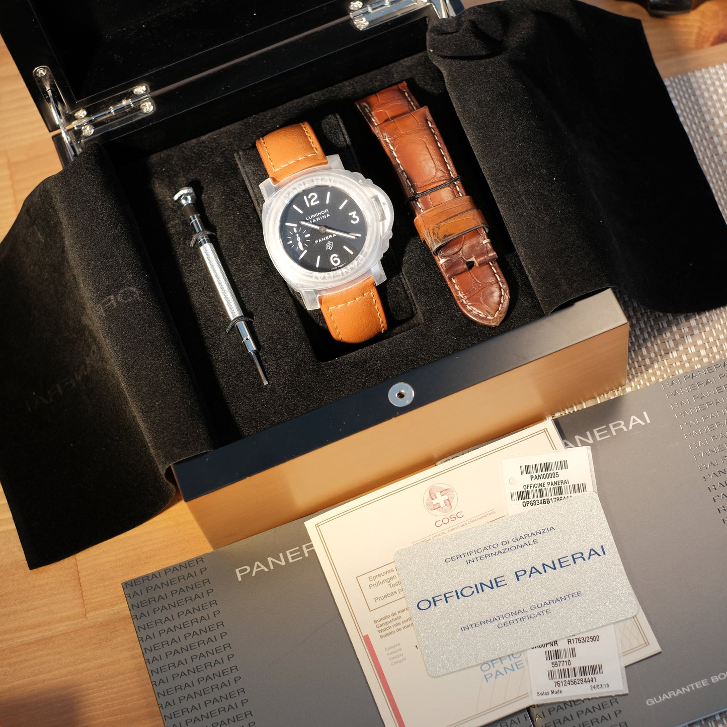 2016 Luminor Marina OP logo Pam0005, Box & Papers.