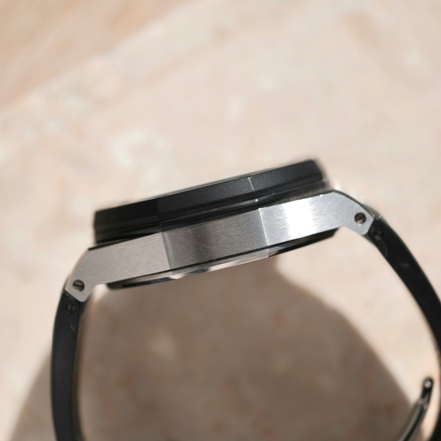 2011 Royal Oak Offshore Silver Rubberclad 25940SK, Box & Papers.