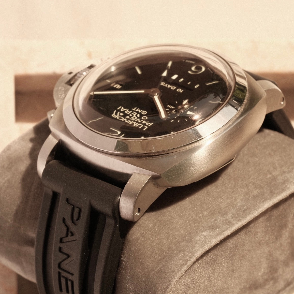Luminor Panerai 10 Days GMT PAM00270