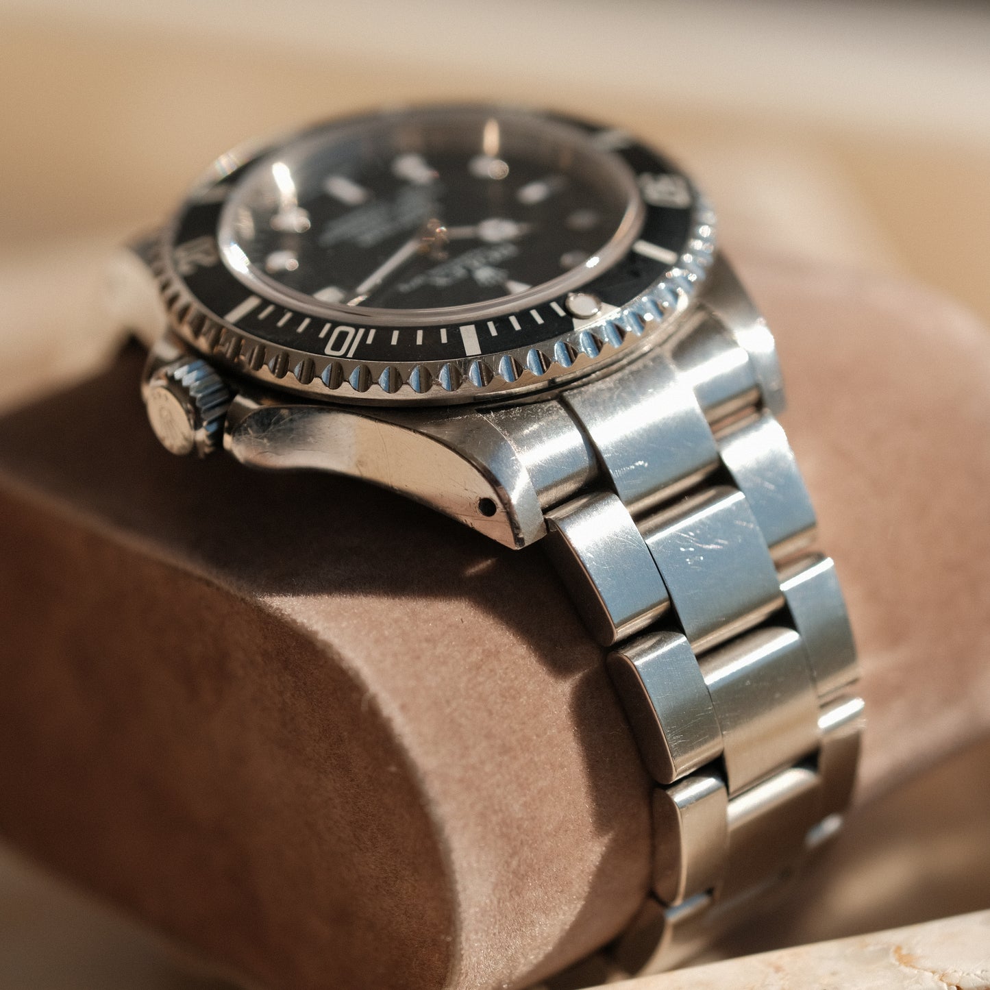 2000 Sea-Dweller 16600, Navy tone Bezel- Strong Chamfers & Full Set.