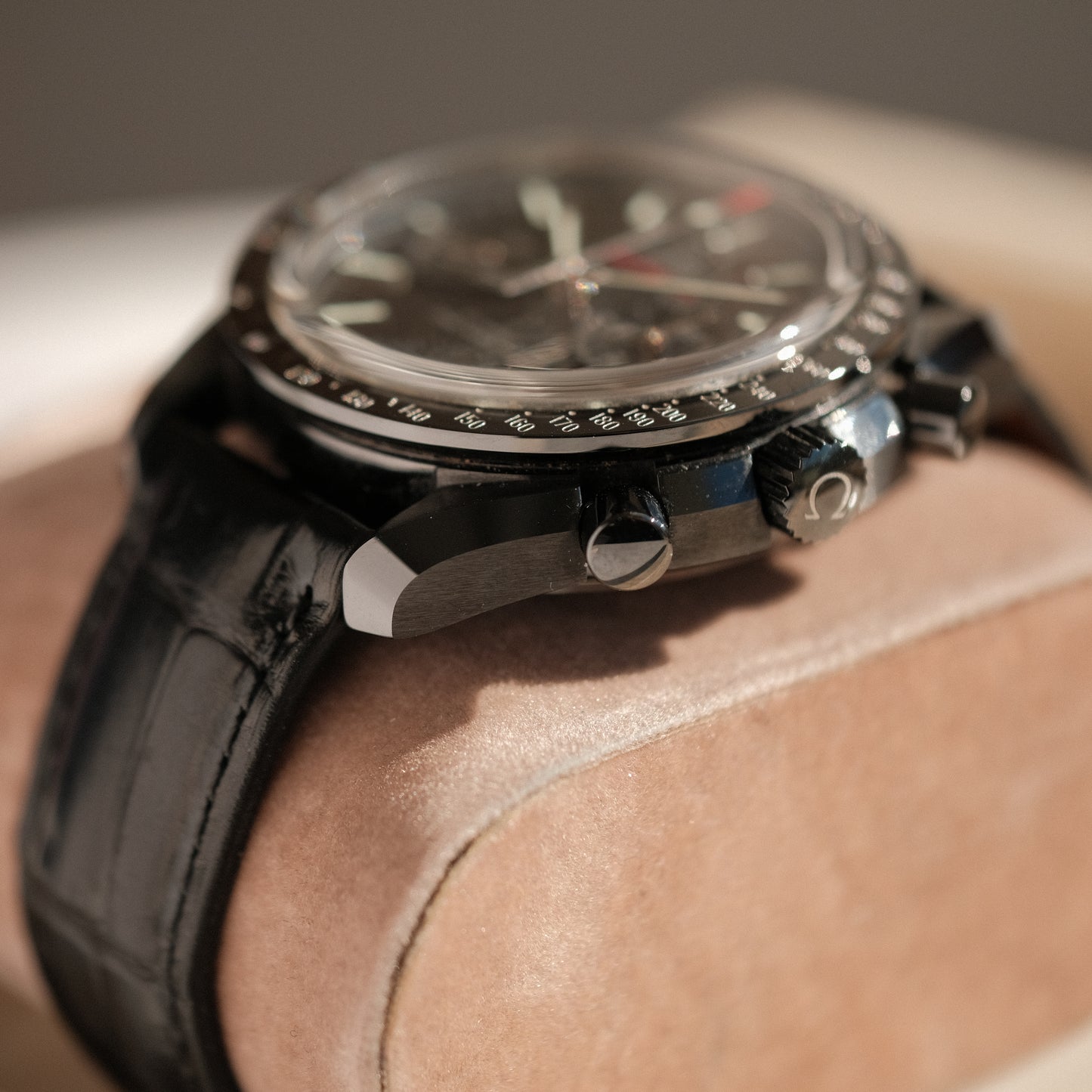 Speedmaster Ceramic ‘Dark Side of the Moon’, with Box.