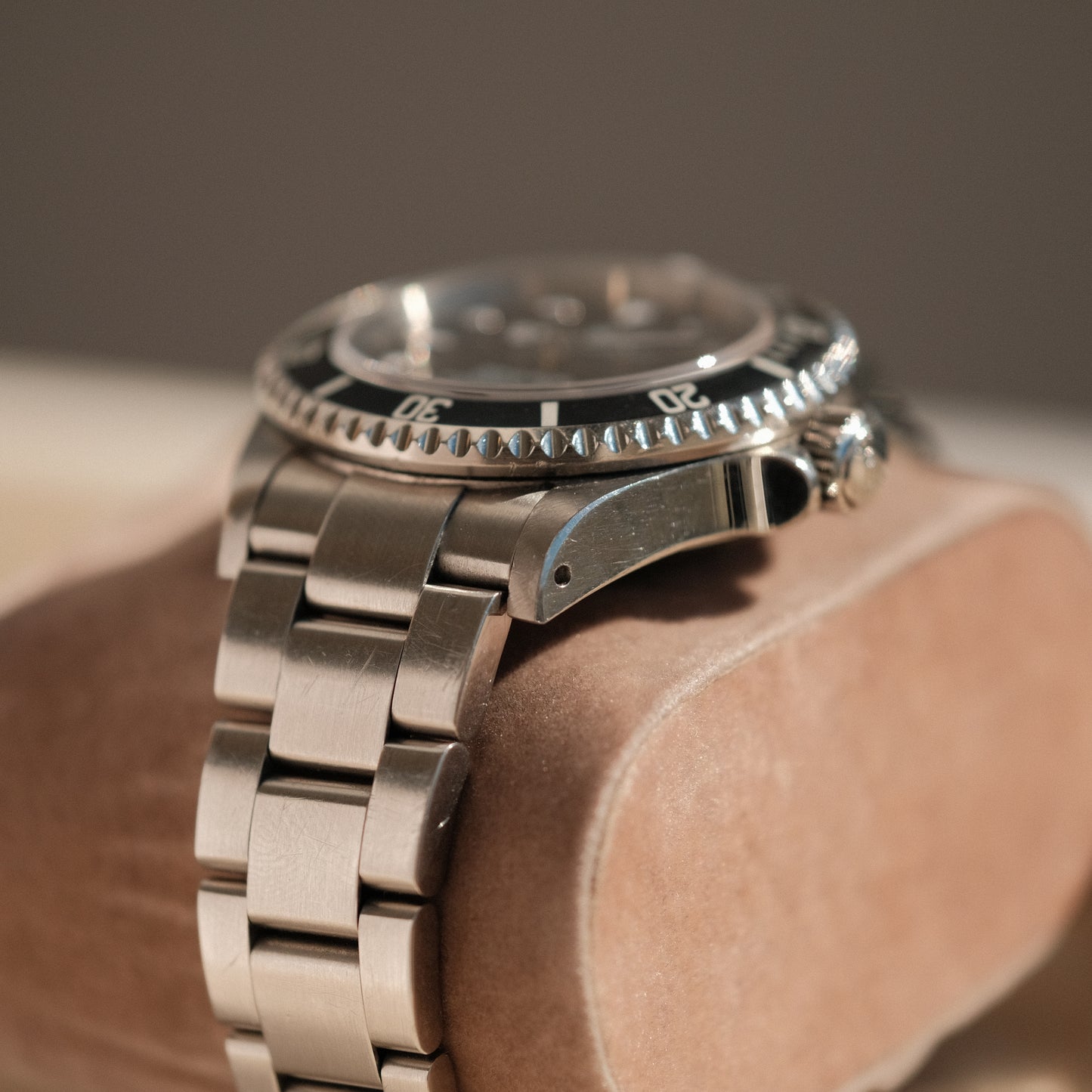 2000 Sea-Dweller 16600, Navy tone Bezel- Strong Chamfers & Full Set.